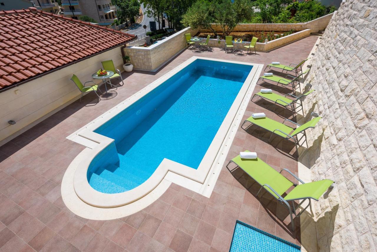 Villa Kogo ฮวาร์ ภายนอก รูปภาพ