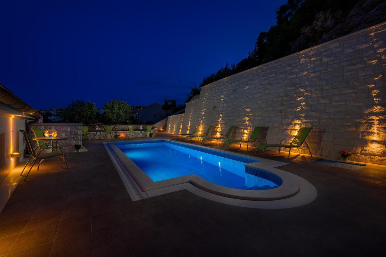 Villa Kogo ฮวาร์ ภายนอก รูปภาพ