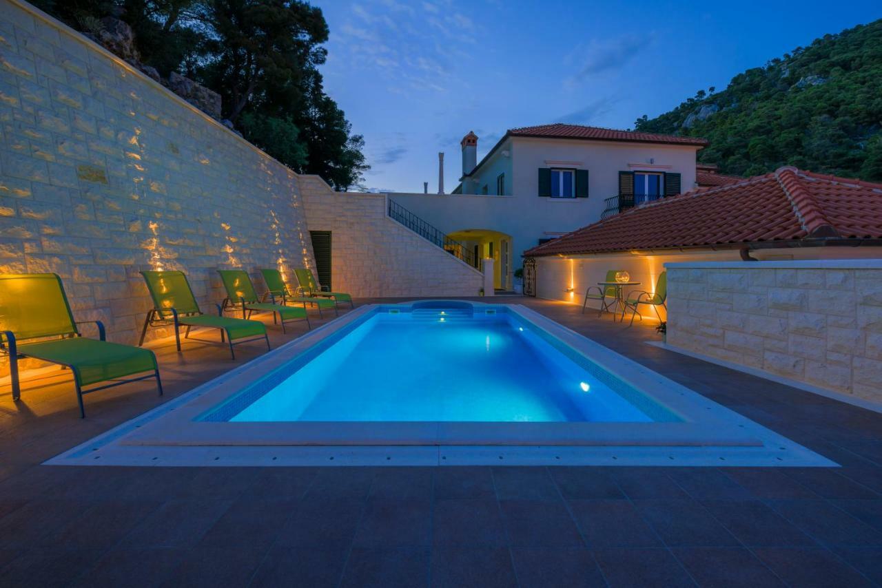 Villa Kogo ฮวาร์ ภายนอก รูปภาพ